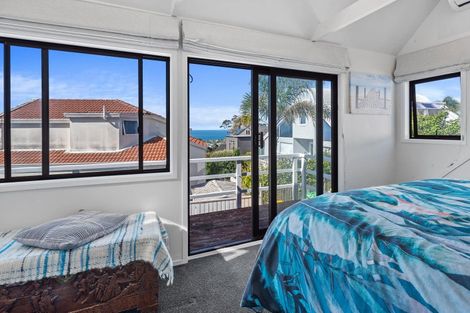 Photo of property in 1/82 Knights Road, Rothesay Bay, Auckland, 0630