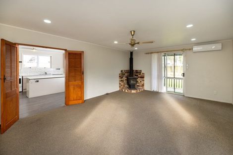 Photo of property in 17 Bodi Place, Te Atatu South, Auckland, 0610