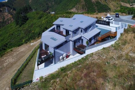 Photo of property in 35 Grumman Lane, Newlands, Wellington, 6037