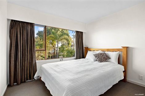 Photo of property in 221 Forrest Hill Road, Forrest Hill, Auckland, 0620