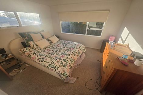Photo of property in 2/4 Valley View Road, Glenfield, Auckland, 0629