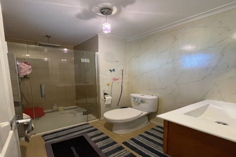 Photo of property in 6 Godley Road, Green Bay, Auckland, 0604