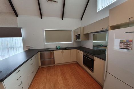 Photo of property in 13 Ambury Place, Merrilands, New Plymouth, 4312