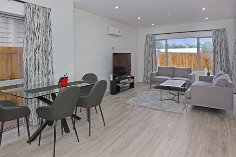 Photo of property in 43c Border Road, Henderson, Auckland, 0612