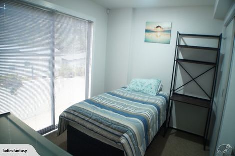 Photo of property in 2/10 Silver Moon Road, Albany Heights, Auckland, 0632