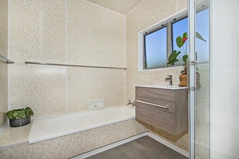 Photo of property in 44 King Street, Hikurangi, 0114