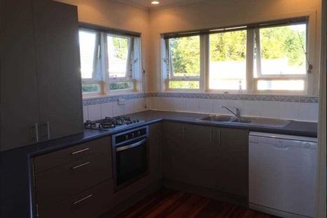 Photo of property in 196 Waimumu Road, Massey, Auckland, 0614