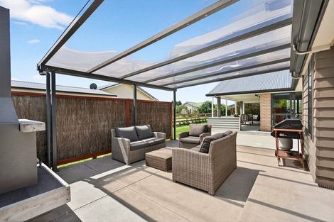 Photo of property in 3 Redwood Lane, Martinborough, 5711