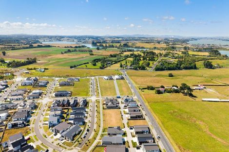 Photo of property in 17 Uatoto Road, Clarks Beach, 2122