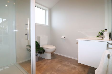 Photo of property in 28 Feist Street, Carterton, 5713