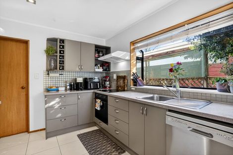 Photo of property in 2/164 Nile Road, Milford, Auckland, 0620