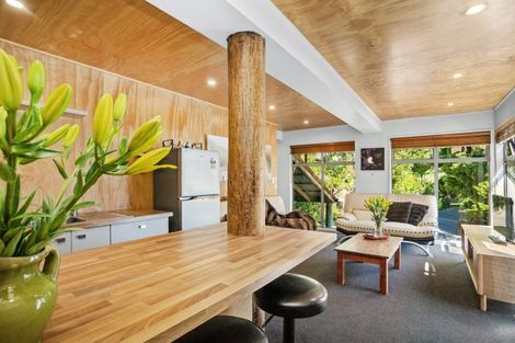 Photo of property in 3a Whiorau Grove, Lowry Bay, Lower Hutt, 5013