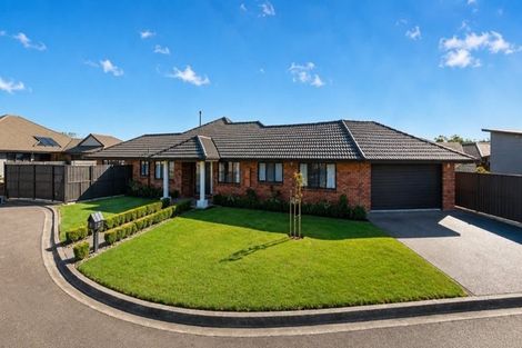 Photo of property in 4 Dryden Court, Kelvin Grove, Palmerston North, 4414
