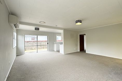 Photo of property in 9 Salamanca Road, Sunnynook, Auckland, 0620