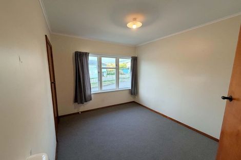 Photo of property in 3-5 York Place, Cannons Creek, Porirua, 5024