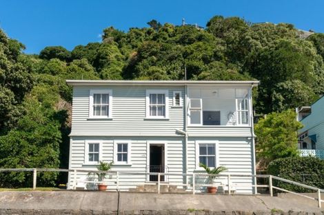 Photo of property in 495 Karaka Bay Road, Karaka Bays, Wellington, 6022