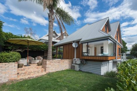 Photo of property in 11 Potter Avenue, Northcote, Auckland, 0627