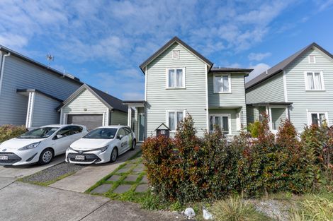 Photo of property in 11 Stitchbird Crescent, Papakura, 2110