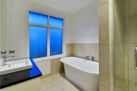 Photo of property in 2 York Terrace, Riverhead, 0820