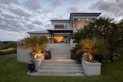 Photo of property in 12 George Street, Hospital Hill, Napier, 4110