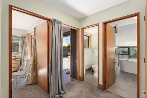 Photo of property in 7 Wynyard Crescent, Fernhill, Queenstown, 9300