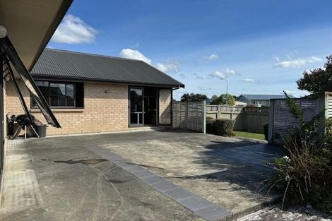 Photo of property in 102 Rhodes Drive, Kelvin Grove, Palmerston North, 4414