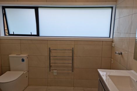 Photo of property in 60 Lynden Avenue, Hillcrest, Auckland, 0627