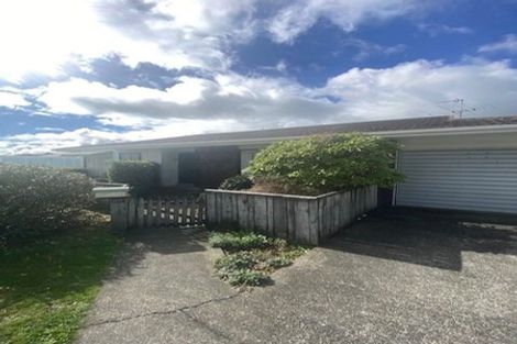Photo of property in 30 Oxford Street, Tawa, Wellington, 5028