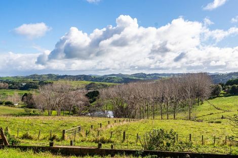 Photo of property in 950 Oneriri Road, Kaiwaka, 0573