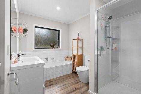 Photo of property in 64 Farm Road, Waipukurau, 4284