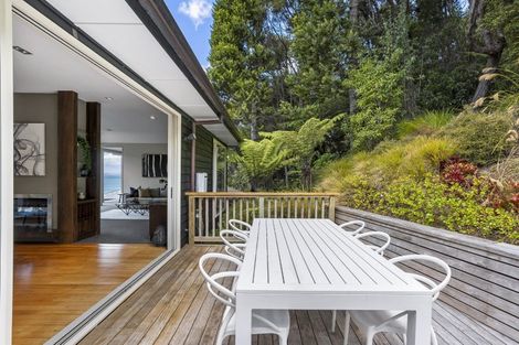 Photo of property in 6 Herrings Cove Place, Titirangi, Auckland, 0604