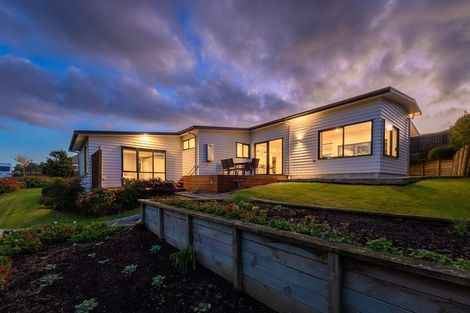 Photo of property in 21 Ferndale Drive, Waikanae, 5036