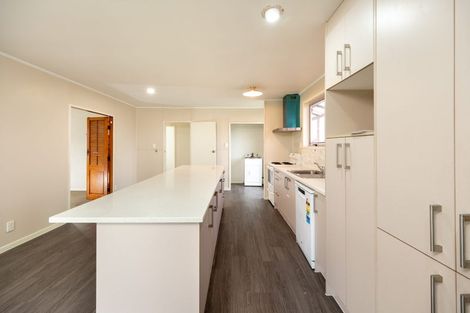 Photo of property in 17 Bodi Place, Te Atatu South, Auckland, 0610