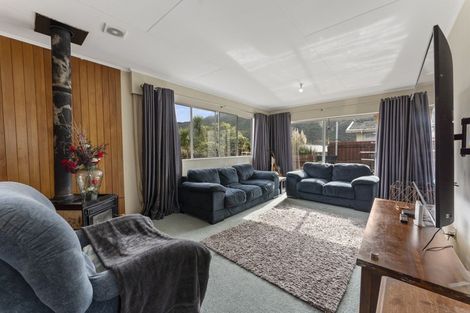 Photo of property in 43 California Drive, Totara Park, Upper Hutt, 5018