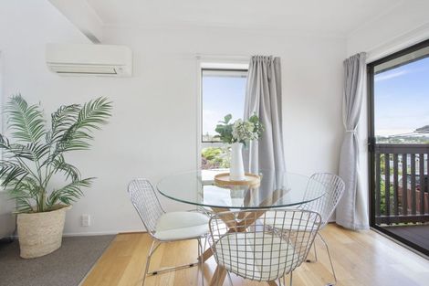 Photo of property in 1/125 Forrest Hill Road, Forrest Hill, Auckland, 0620