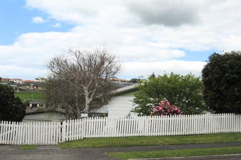 Photo of property in 46 Resolution Road, Welcome Bay, Tauranga, 3112
