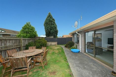 Photo of property in 2/5 Peebles Drive, Hei Hei, Christchurch, 8042