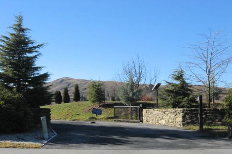 Photo of property in 18 Wellswood Way, Lower Shotover, Queenstown, 9371