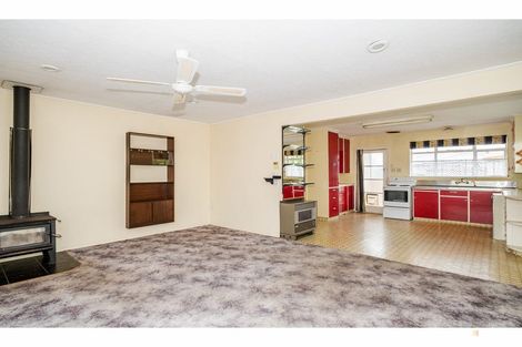 Photo of property in 1 Regent Street, Waimate, 7924