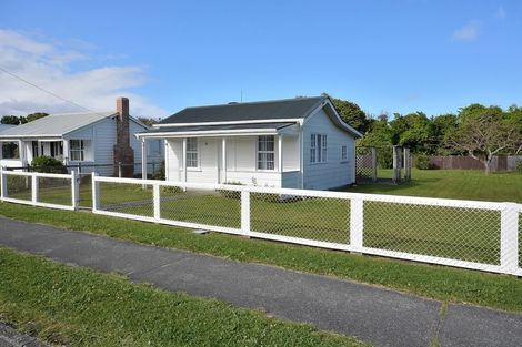 Photo of property in 26 Waimea Road, Waikanae Beach, Waikanae, 5036