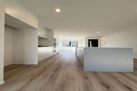 Photo of property in 5 Aquamarine Road, Rosehill, Papakura, 2113