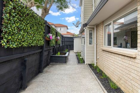 Photo of property in 13 Oakridge Way, Northpark, Auckland, 2013