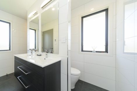 Photo of property in 7 Hartwell Drive, Kelvin Grove, Palmerston North, 4470