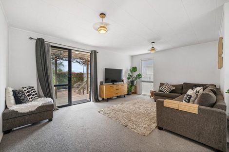 Photo of property in 1b Arney Road, Ranui, Auckland, 0612