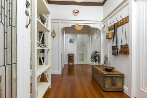 Photo of property in 23 Eversleigh Road, Belmont, Auckland, 0622