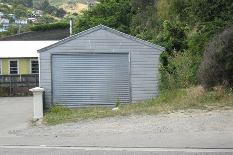 Photo of property in 37 Sumner Road, Lyttelton, 8082