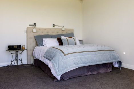 Photo of property in 8 Kuiwai Drive, Rainbow Point, Taupo, 3330