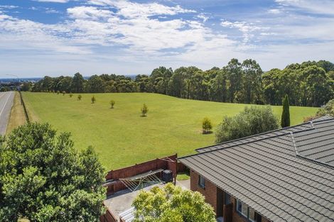 Photo of property in 97 Summerhill Drive, Fitzherbert, Palmerston North, 4410