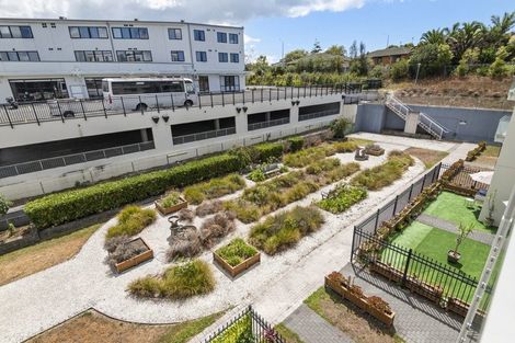 Photo of property in Apollo Apartments, 201/46 Rosedale Road, Rosedale, Auckland, 0632