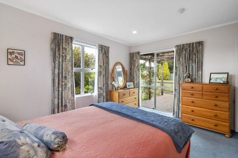 Photo of property in 1960 Parewanui Road, Parewanui, Bulls, 4894